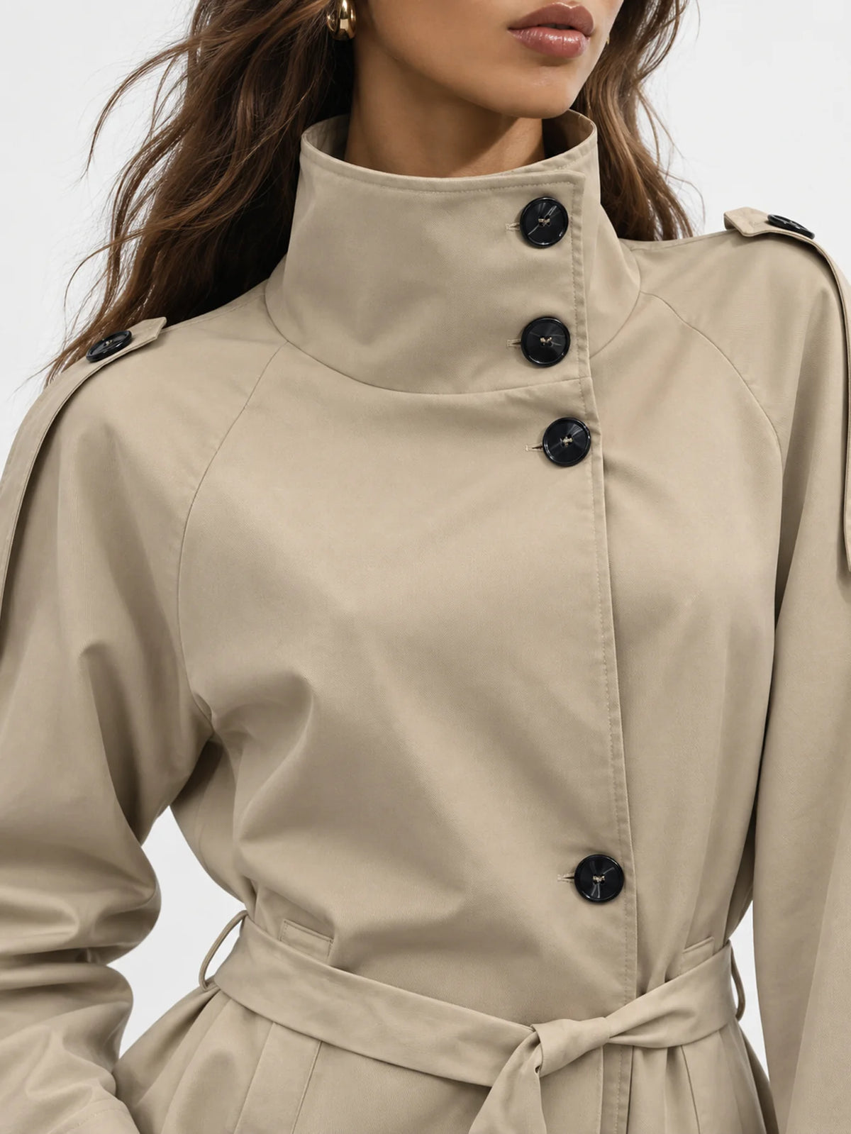 Chaqueta Cuello Alto con Cinturón