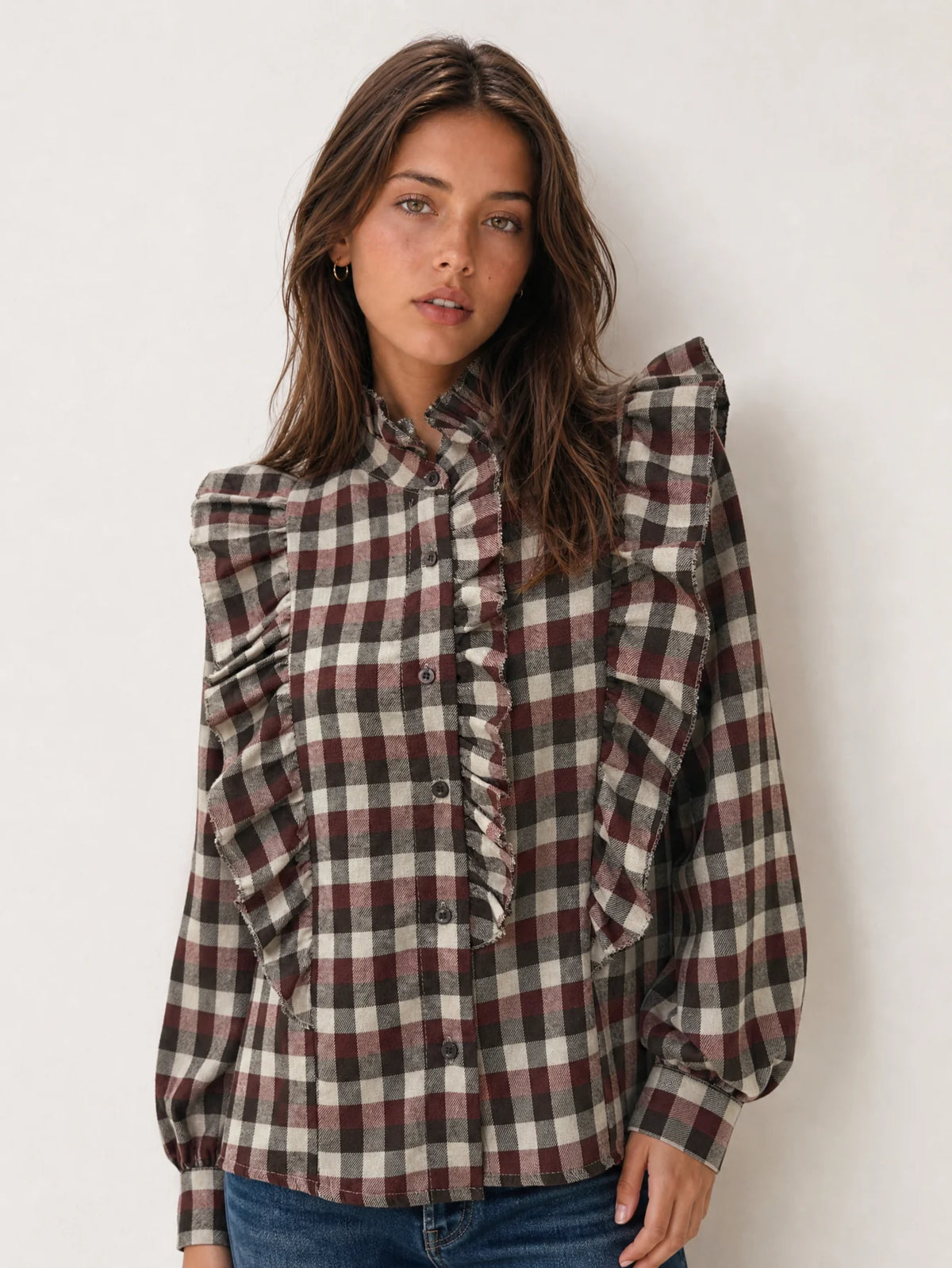Blusa de Cuadros con Volantes y Cuello Subido Burdeos