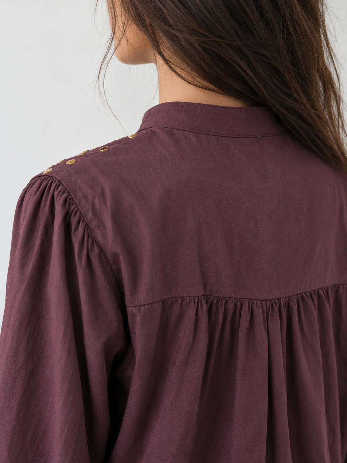 Blusa Boho de Algodón con Tachuelas Doradas